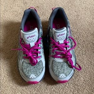 NWT ASICS WOMENS GEL-VENTURE SNEAKERS